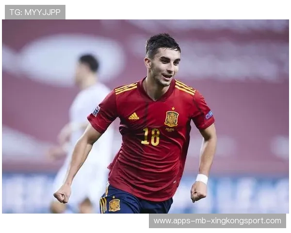 费兰托雷斯外线内切脚弓传中制造绝佳机会:足球场上的华丽一刻